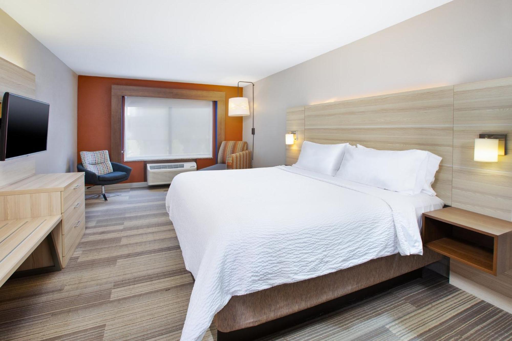 Holiday Inn Express Hotel & Suites Athens By Ihg Exterior photo